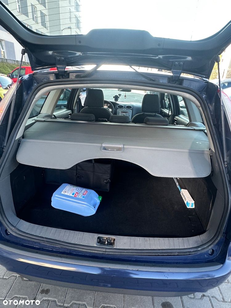 Ford Focus 2.0 TDCi Ghia - 11