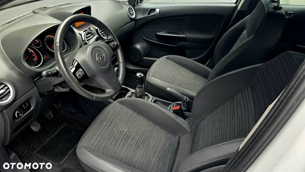 Opel Corsa 1.4 16V Energy - 11