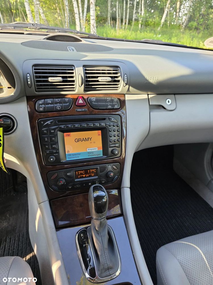 Mercedes-Benz Klasa C 320 4Matic Avantgarde Sport Edition - 31