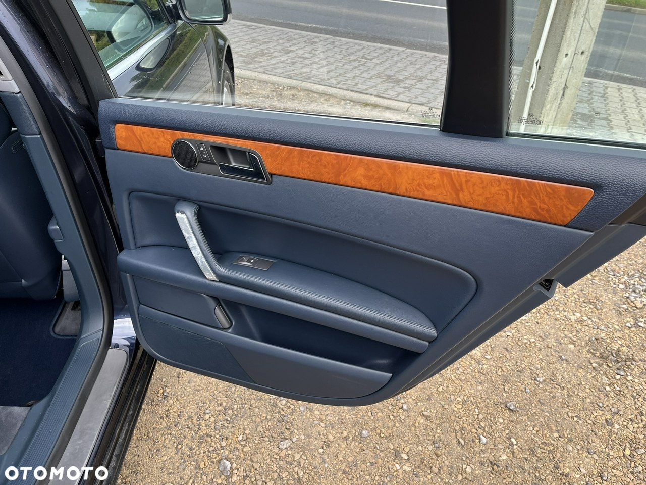 Volkswagen Phaeton - 22