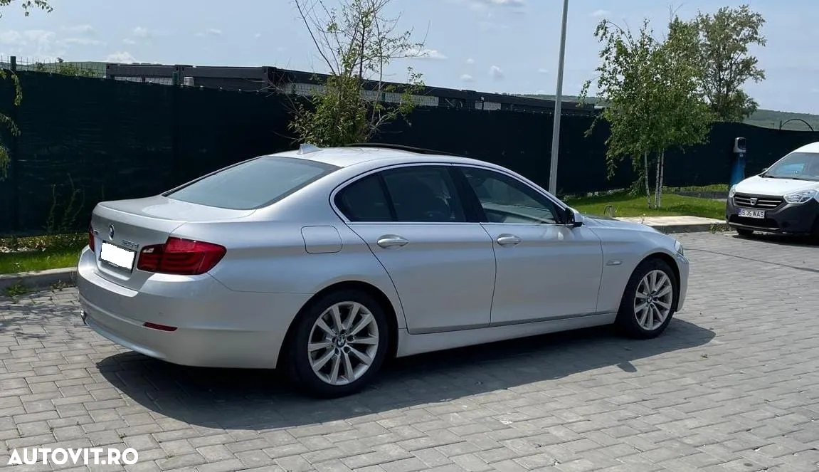 BMW Seria 5 525d xDrive AT - 5