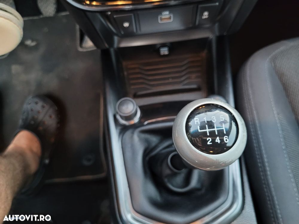 SsangYong Tivoli 1.5L GDI  Turbo STD - 22
