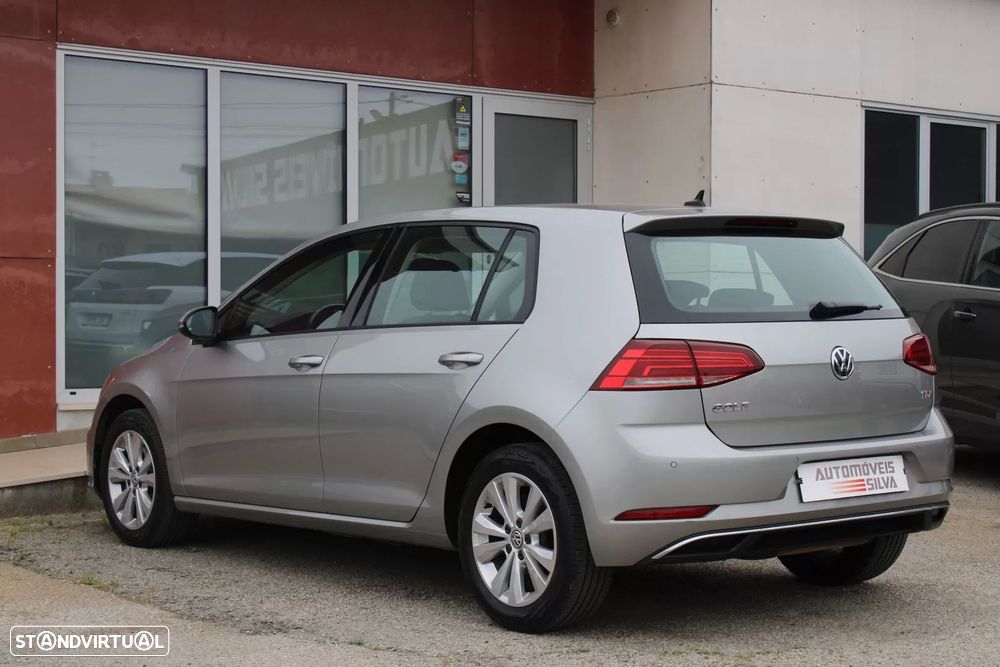 VW Golf 1.6 TDI Confortline - 13