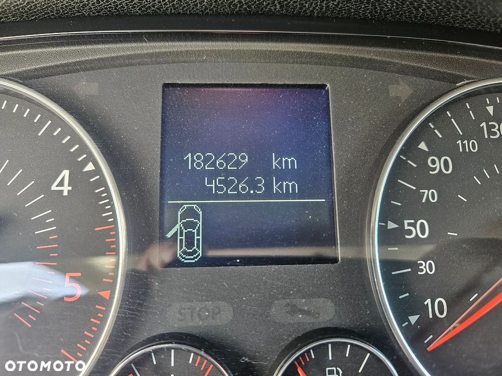 Renault Laguna dCi 110 FAP EDC Paris - 2