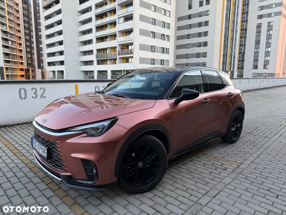 Lexus LBX - 8