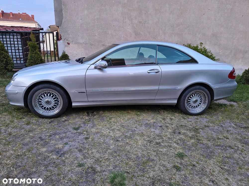 Mercedes-Benz CLK - 6