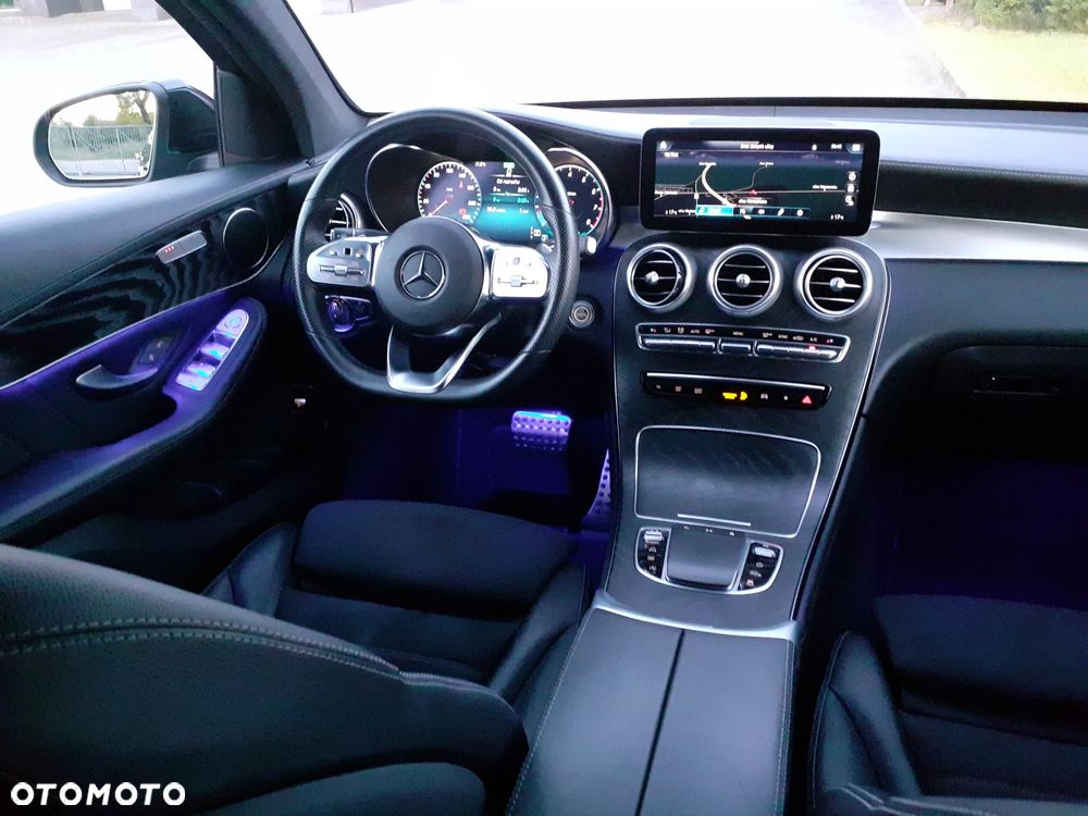 Mercedes-Benz GLC 200 4Matic 9G-TRONIC AMG Line - 25