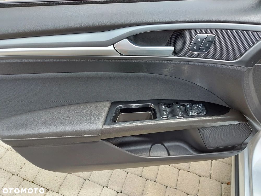 Ford Mondeo 2.0 TDCi Titanium - 11