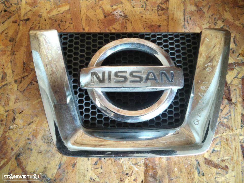 GRELHA DA FRENTE NISSAN QASHQAI - 1