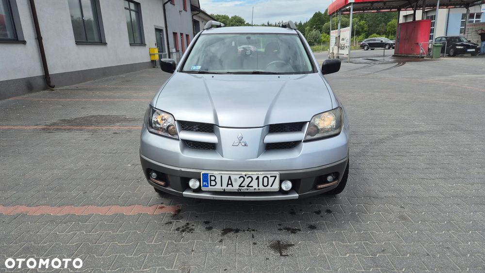 Mitsubishi Outlander 2.0 Invite - 8