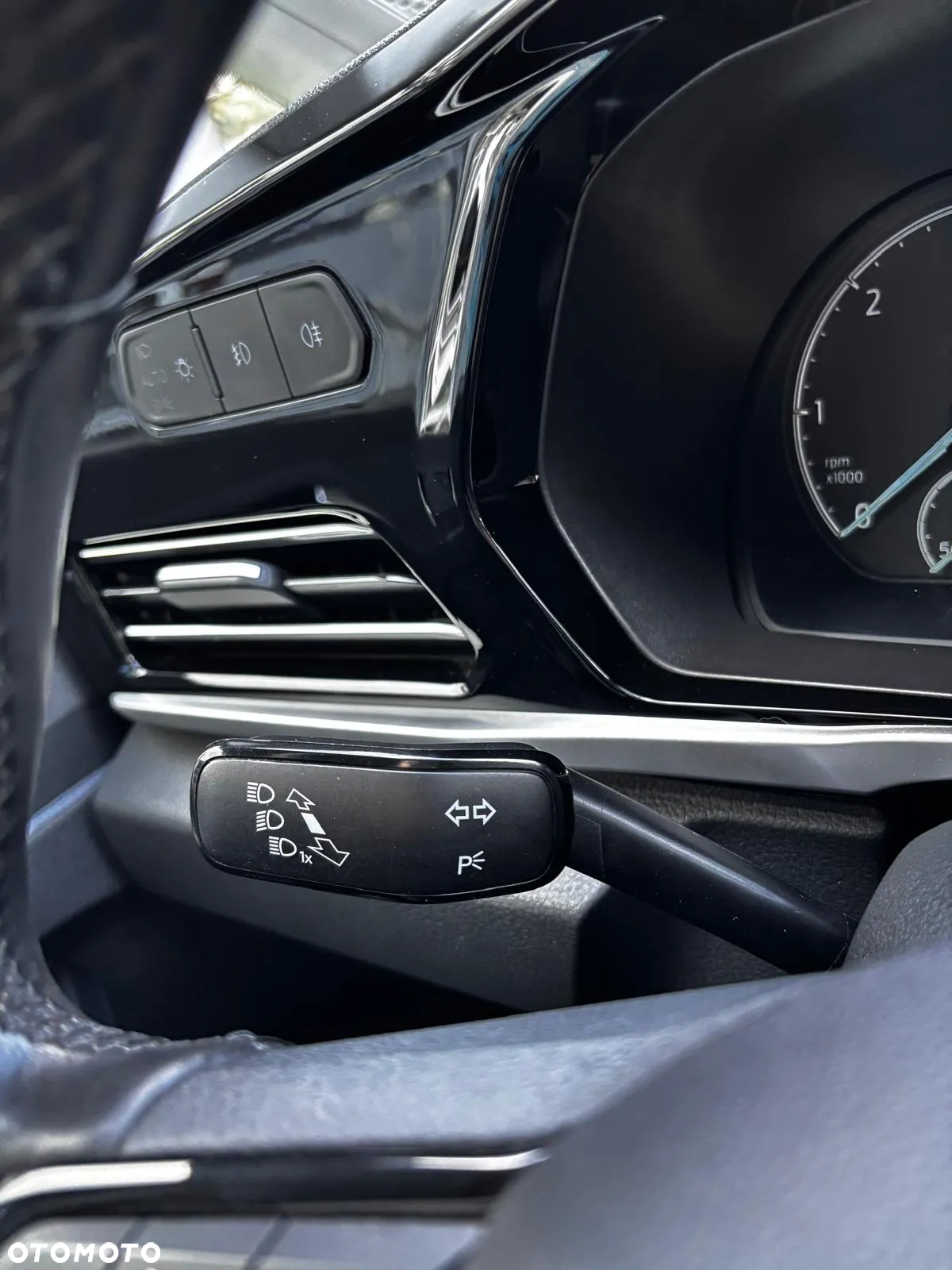 Ford Tourneo Connect Grand 2.0 EcoBlue Active - 25