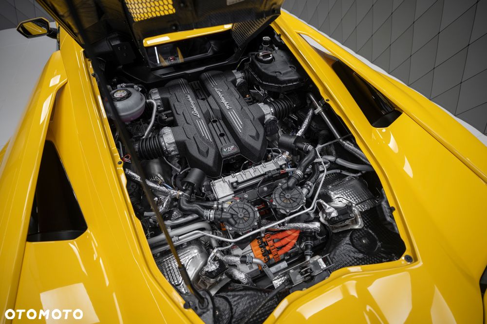 Lamborghini Revuelto - 27