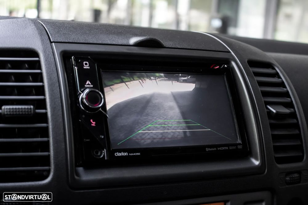 Nissan Navara 2.5 dCi CD SE AT 4WD - 33