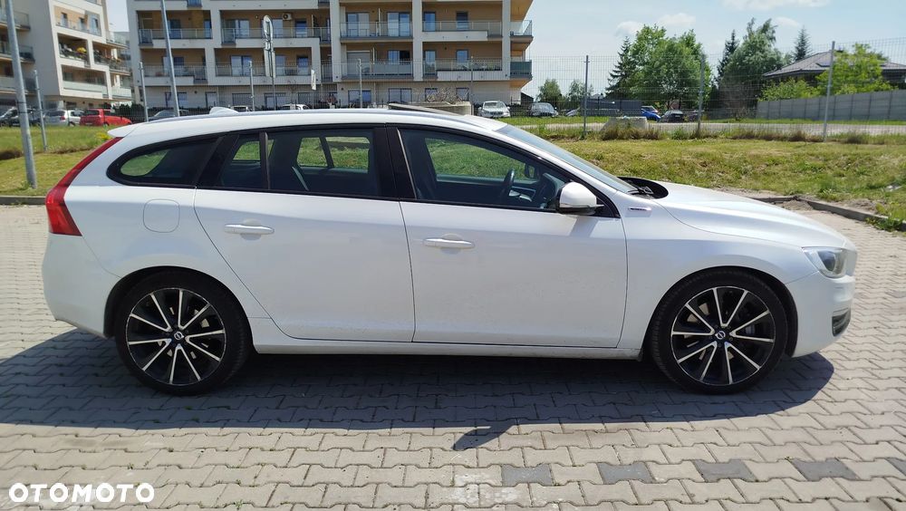 Volvo V60 D5 Geartronic Summum - 4
