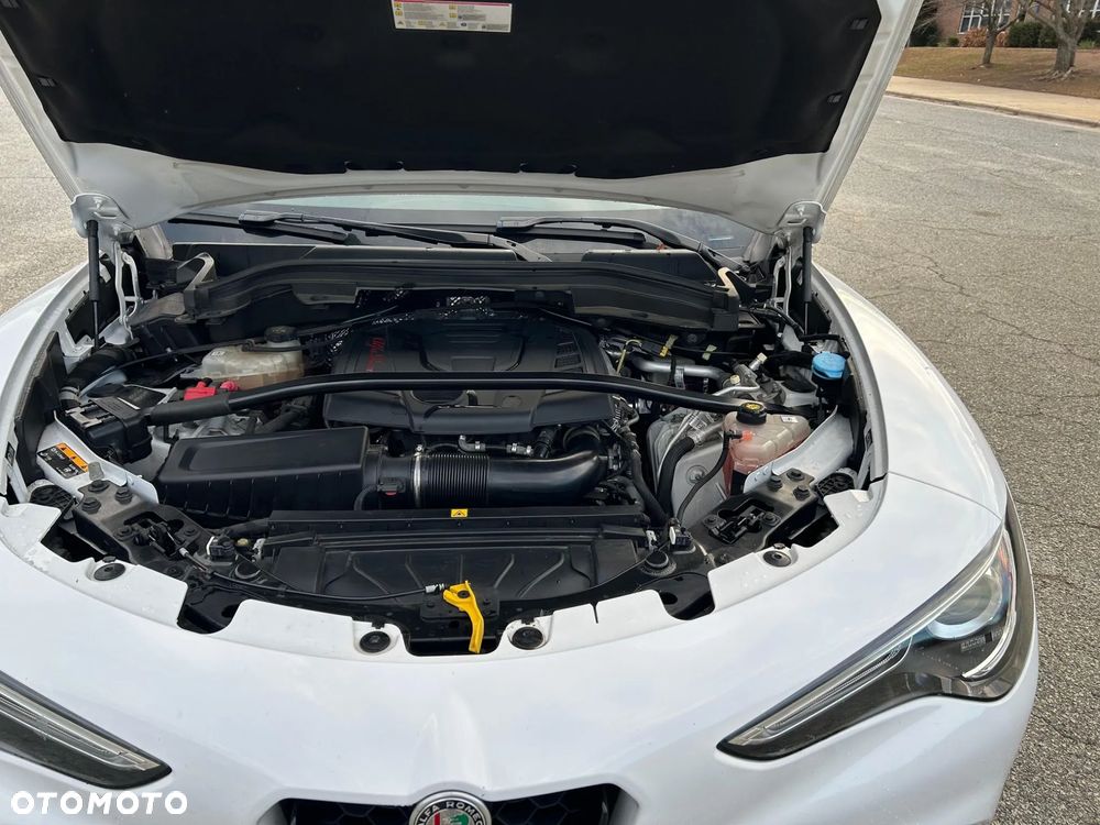 Alfa Romeo Stelvio 2.0 Turbo 16V AT8-Q4 Ti - 25