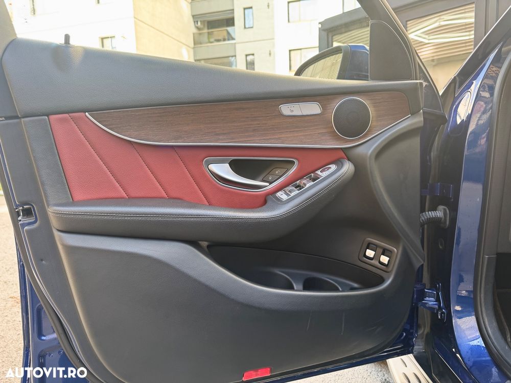 Mercedes-Benz GLC Coupe 300 e 4Matic 9G-TRONIC AMG Line Plus - 10