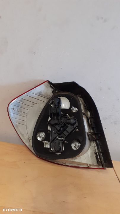 LAMPA TYŁ TYLNA PRAWA BMW 1 E81 E 87 - 2