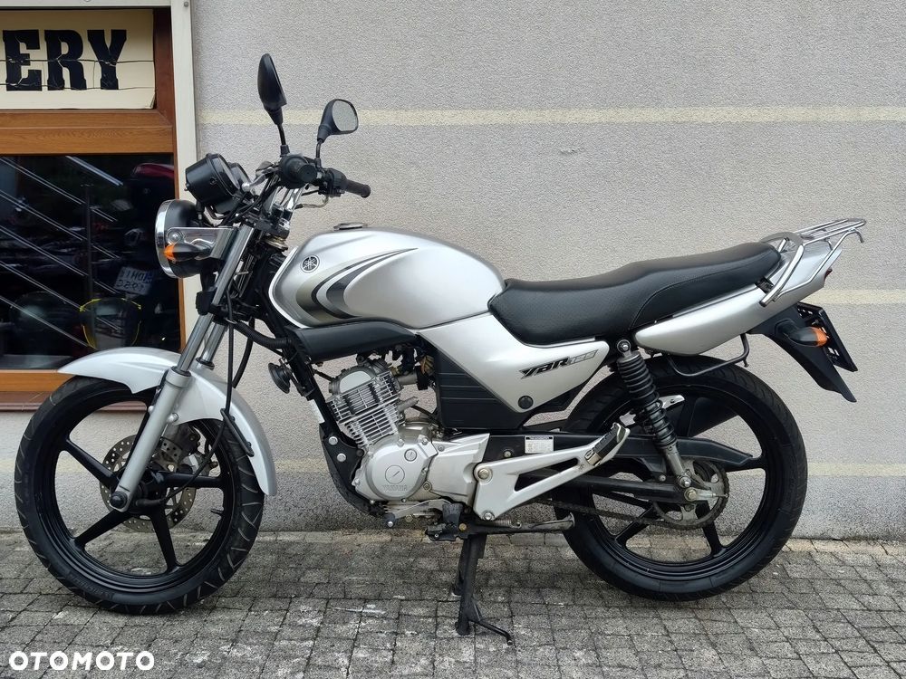 Yamaha YBR - 8