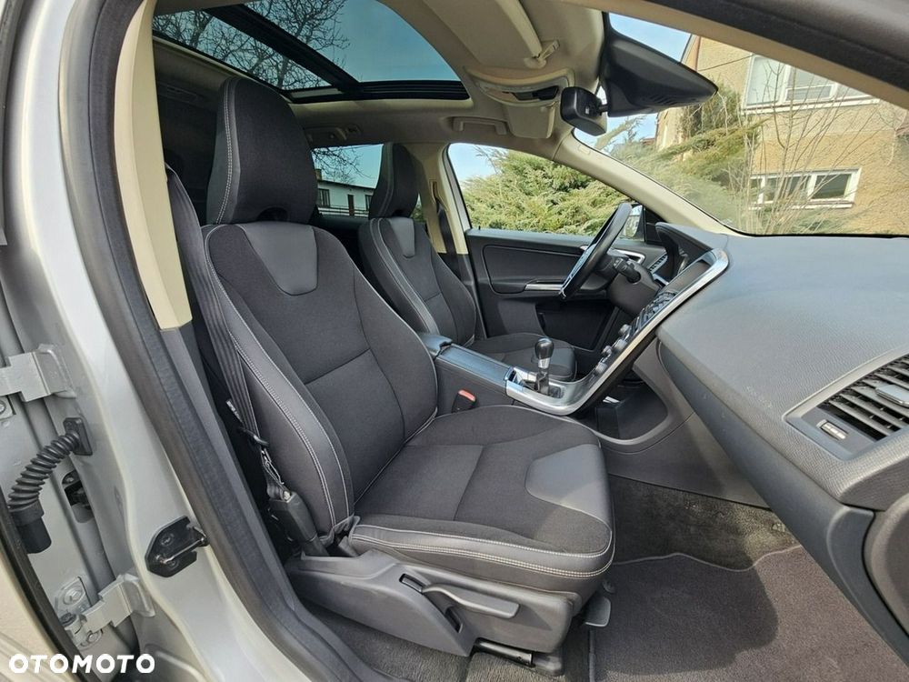Volvo XC 60 D3 Momentum - 9