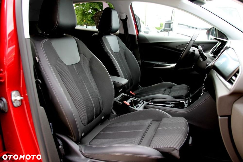Opel Grandland 1.2 T Business Elegance S&S - 29