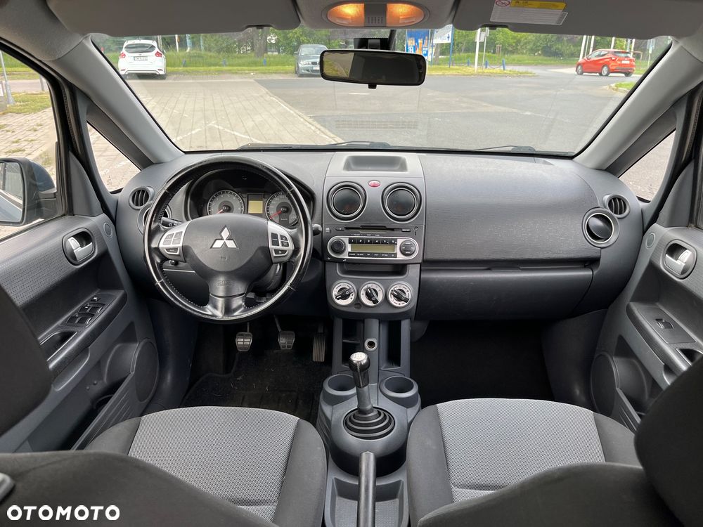 Mitsubishi Colt - 18