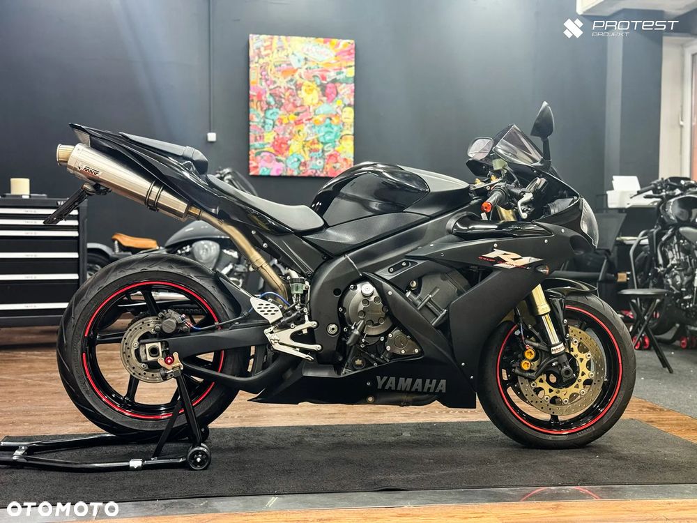 Yamaha R1 - 1
