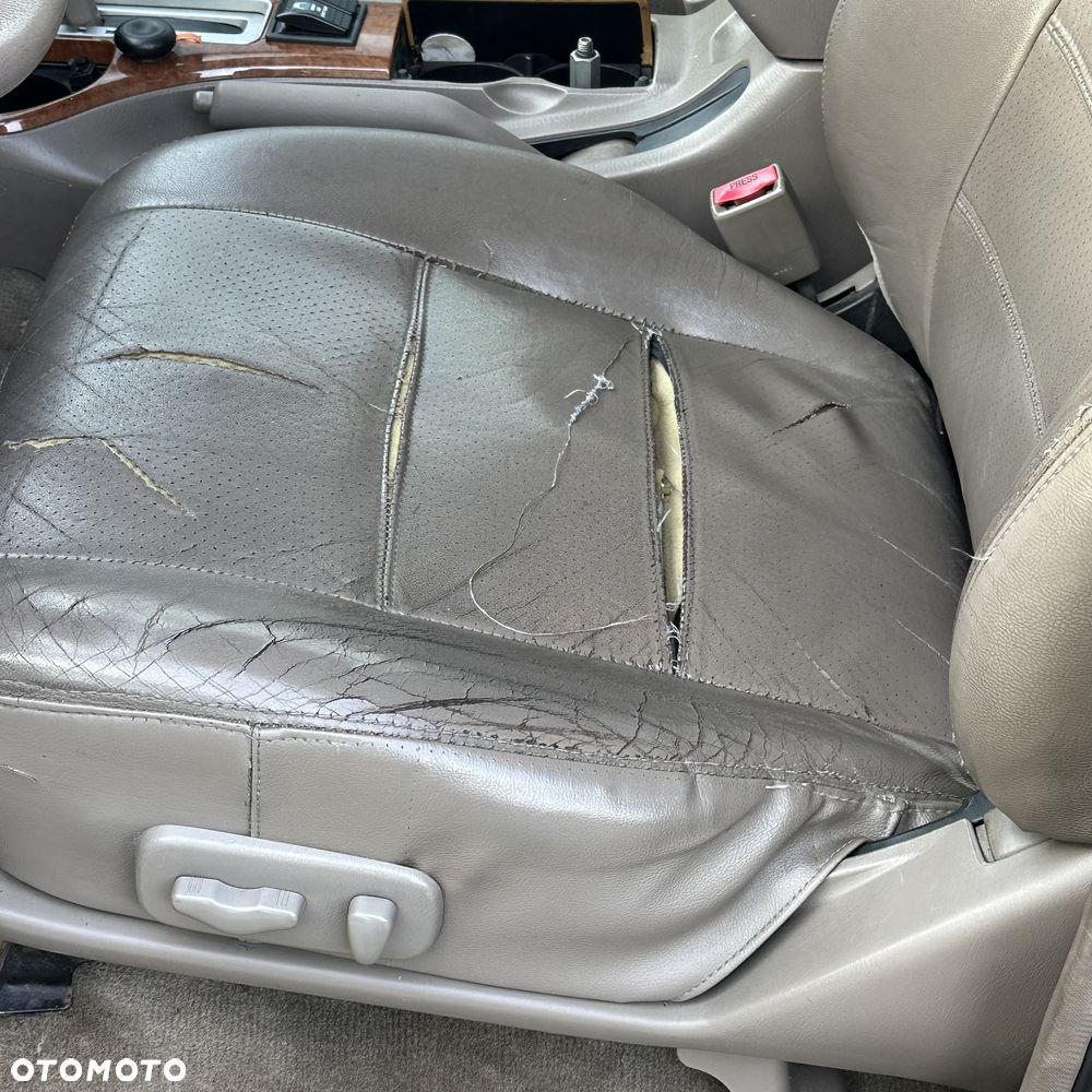 Nissan Pathfinder 3.5 V6 - 7