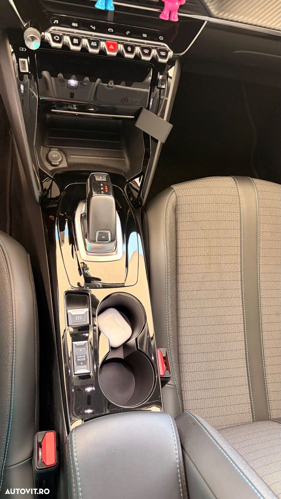 Peugeot 2008 1.5 BlueHDI STT EAT8 Allure - 16