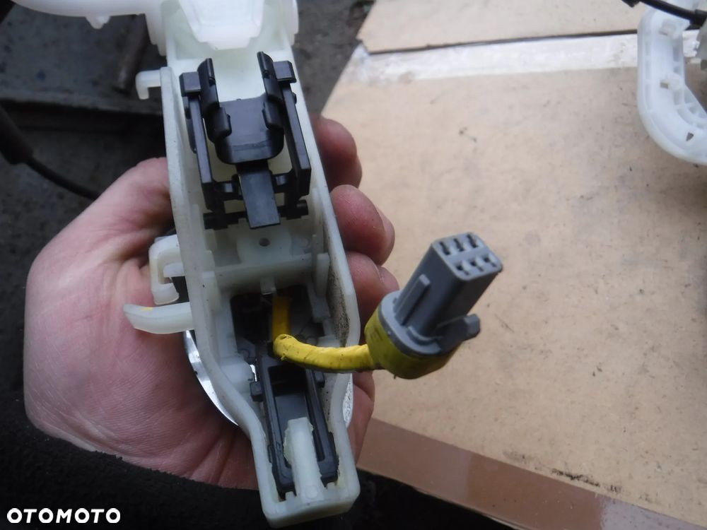 Kia Sportage IV klamka prawa  mocowanie przod keyless go - 2