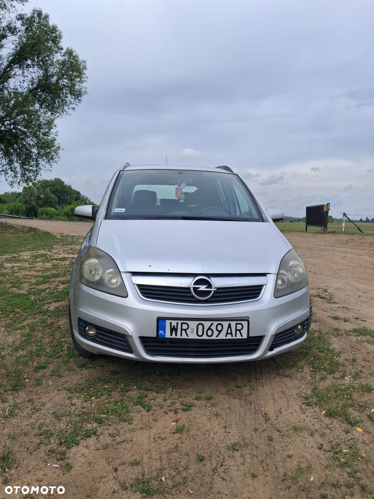 Opel Zafira - 1