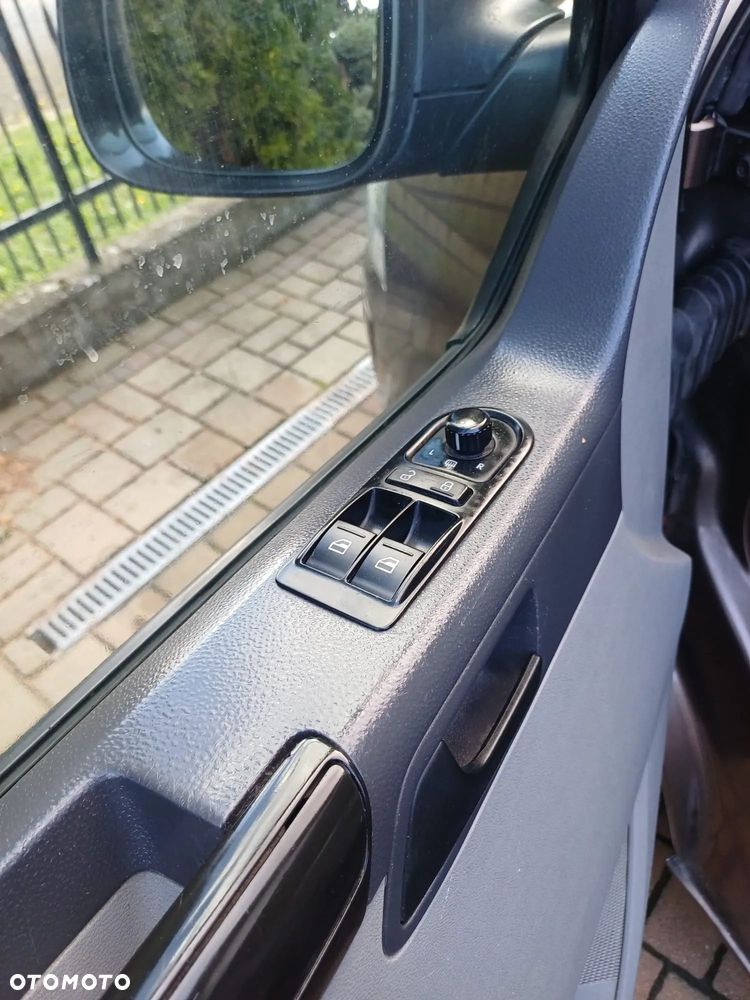 Volkswagen Transporter - 9