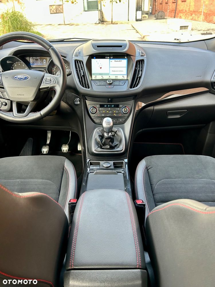 Ford Kuga 1.5 EcoBoost 2x4 ST-Line - 29