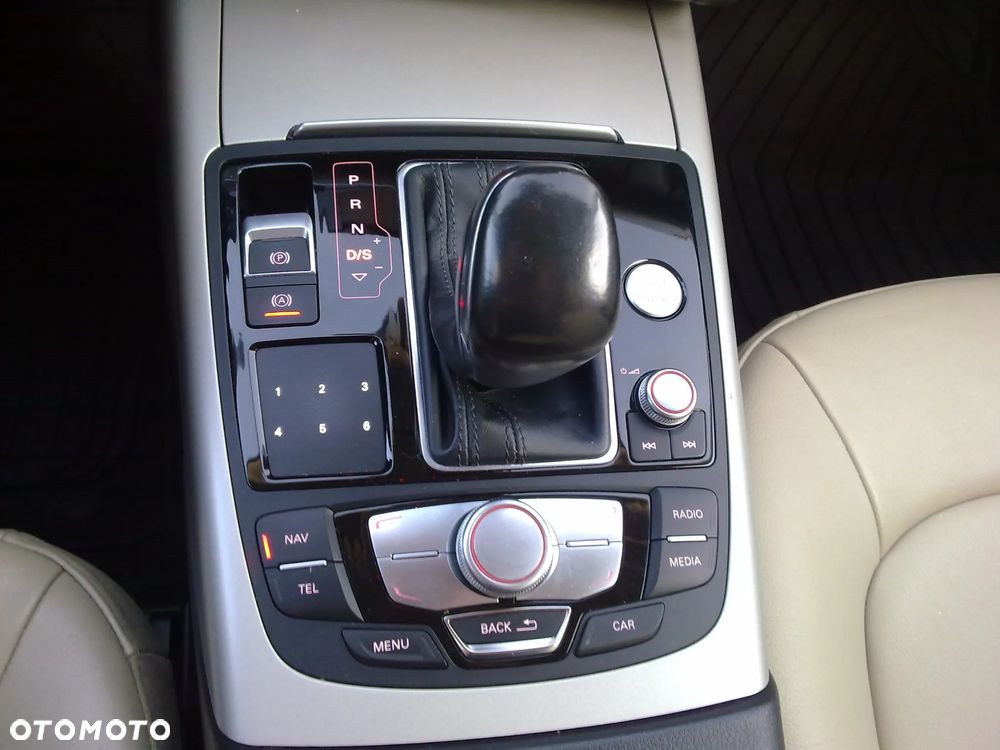Audi A6 Allroad - 32