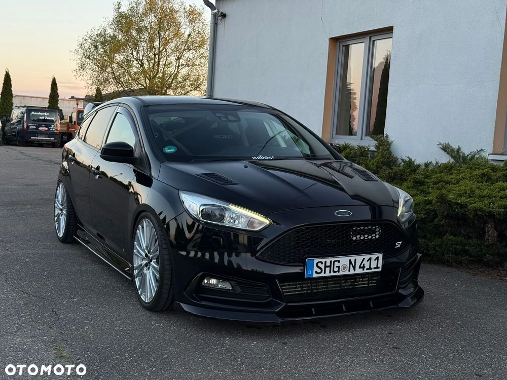 Ford Focus 2.0 EcoBoost ST - 11