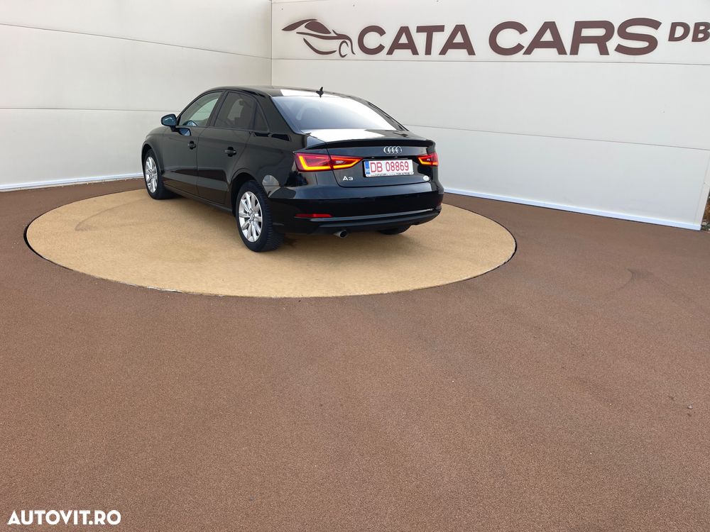 Audi A3 1.6 TDI (clean diesel) S tronic Ambiente - 12