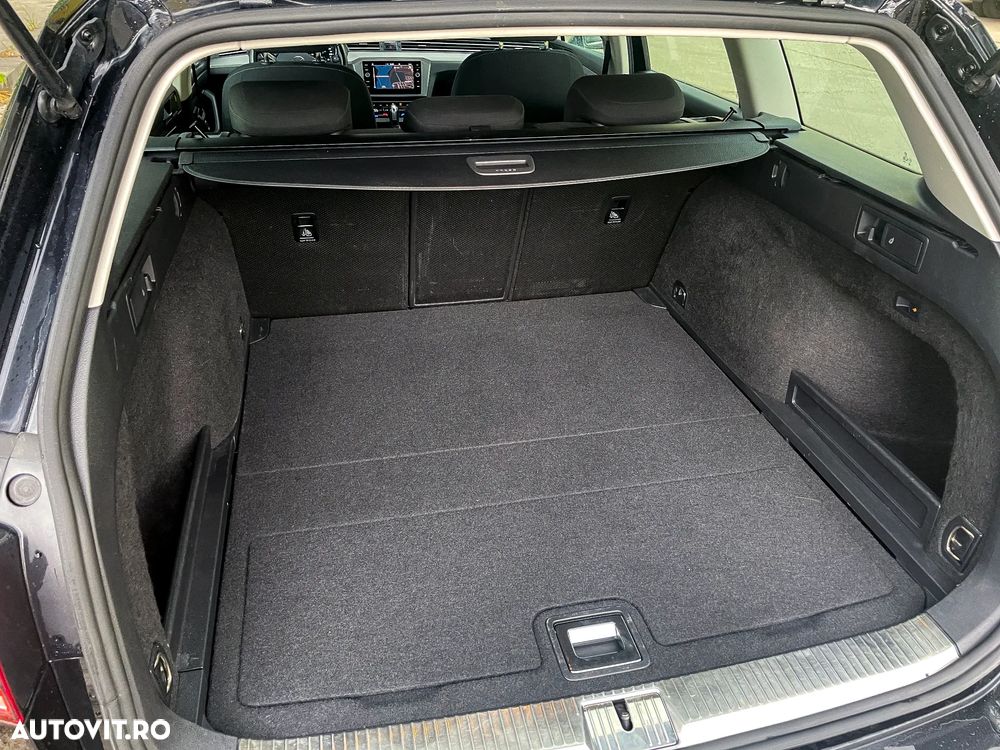 Volkswagen Passat 2.0 TDI DSG Comfortline - 17