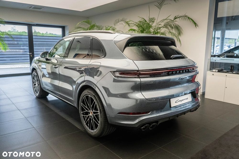 Porsche Cayenne E-Hybrid PHEV Black Edition - 3