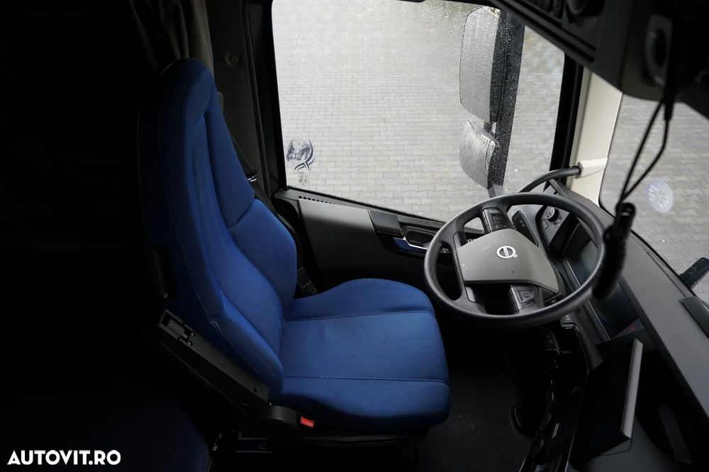 Volvo FH 460 / XXL / Prelată laterală - 7,7 m / 6x2 / Axă rabatabilă și directă / Aer condiționat parcare / - 29