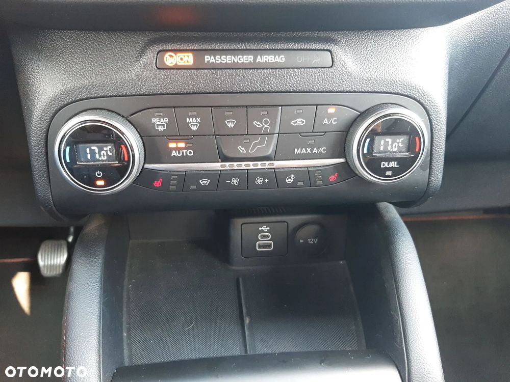 Ford Kuga 1.5 EcoBoost FWD ST-Line - 25