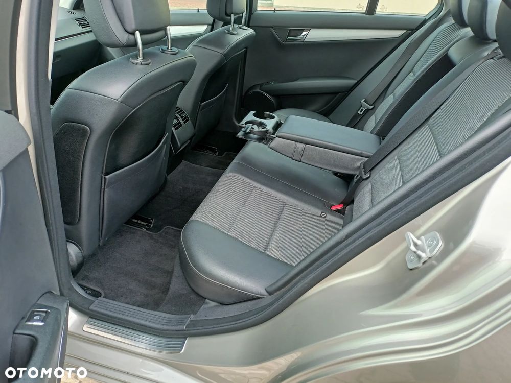 Mercedes-Benz Klasa C ver-200-kompressor-avantgarde - 16