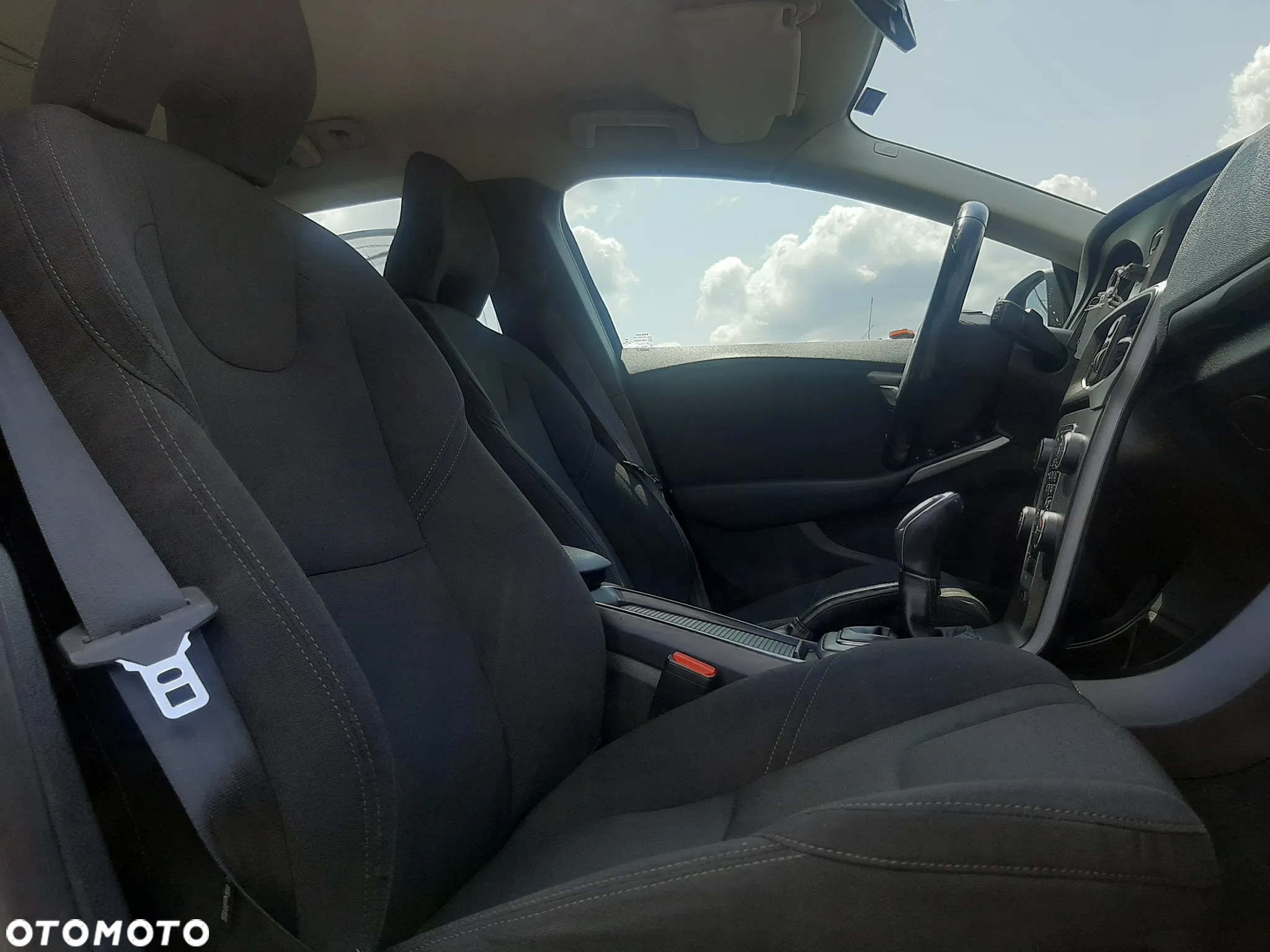 Volvo V40 D2 Momentum - 16