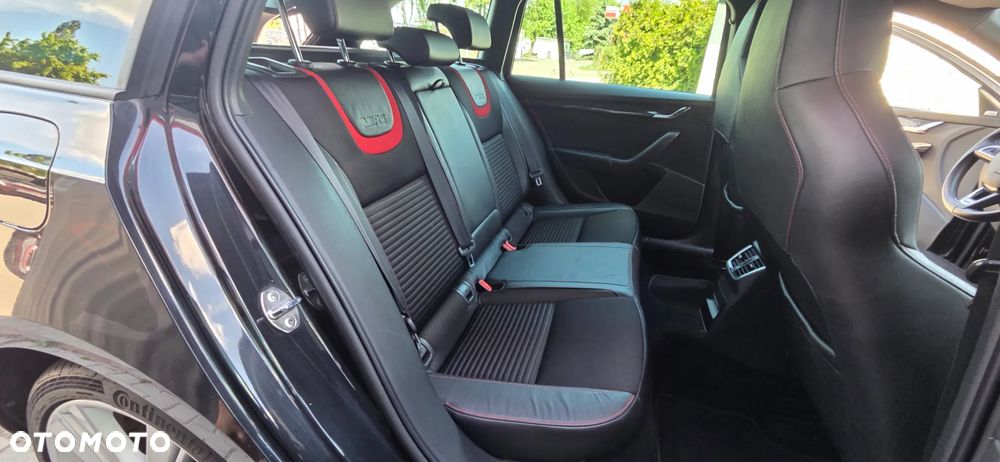 Skoda Octavia 2.0 TDI DSG RS - 36