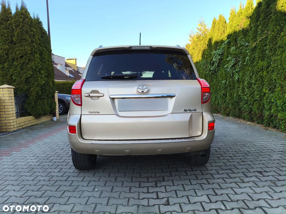 Toyota RAV4 - 5