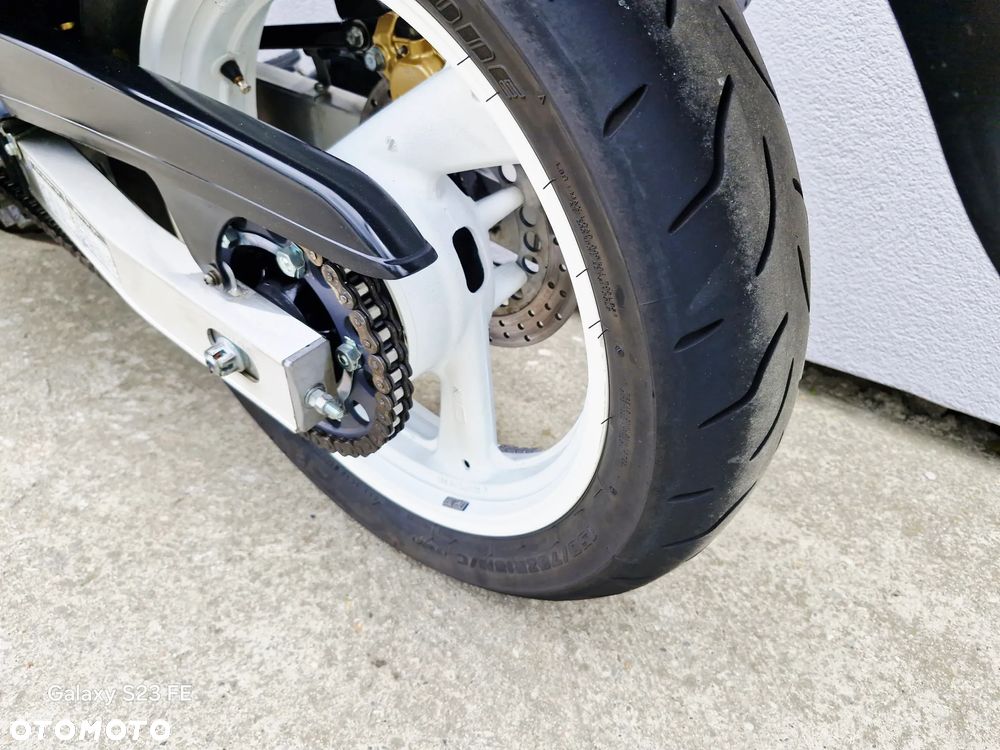 Yamaha FZ - 17