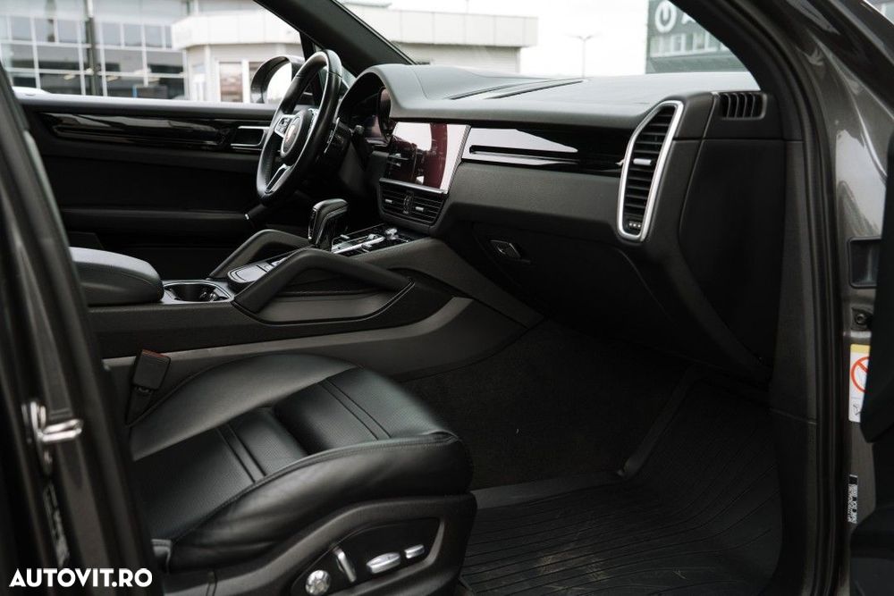 Porsche Cayenne - 15
