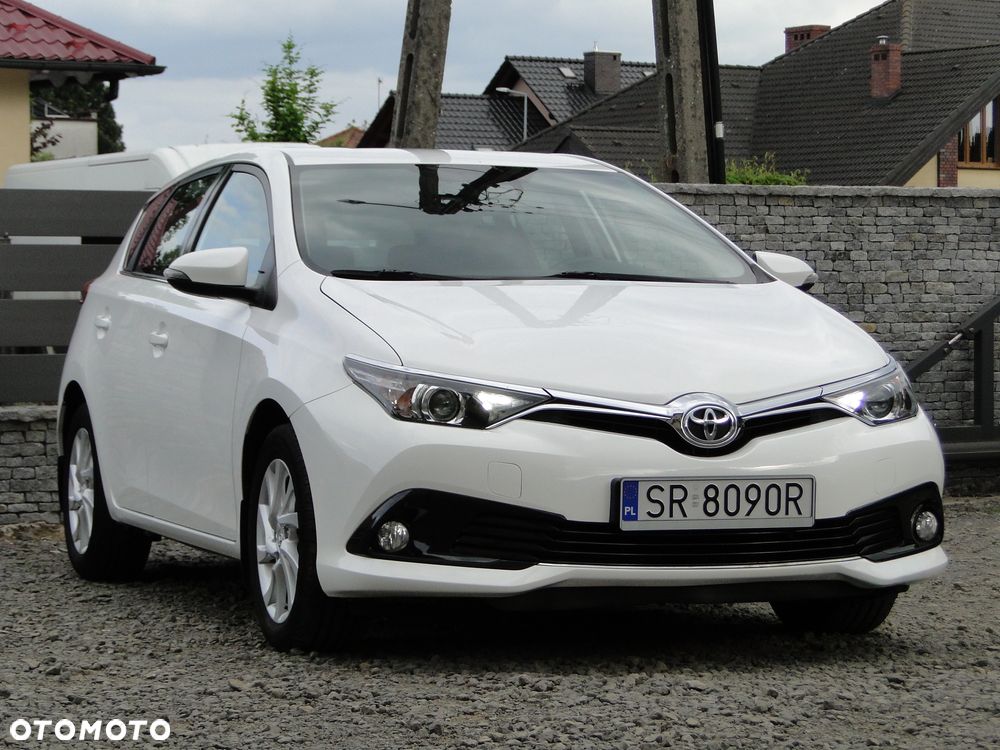 Toyota Auris 1.6 Premium - 4