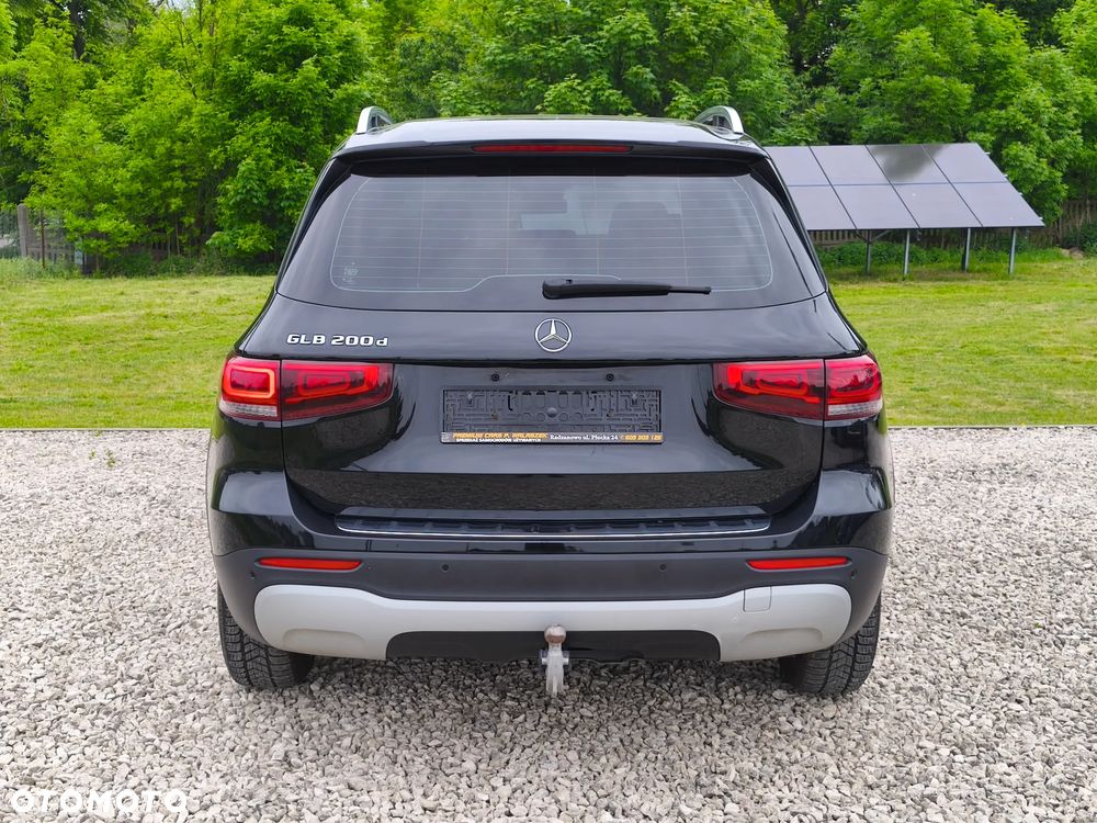 Mercedes-Benz GLB - 16