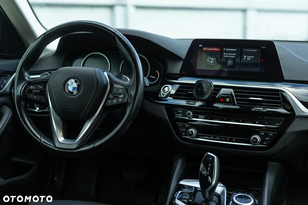 BMW Seria 5 518d Sport Line sport - 40