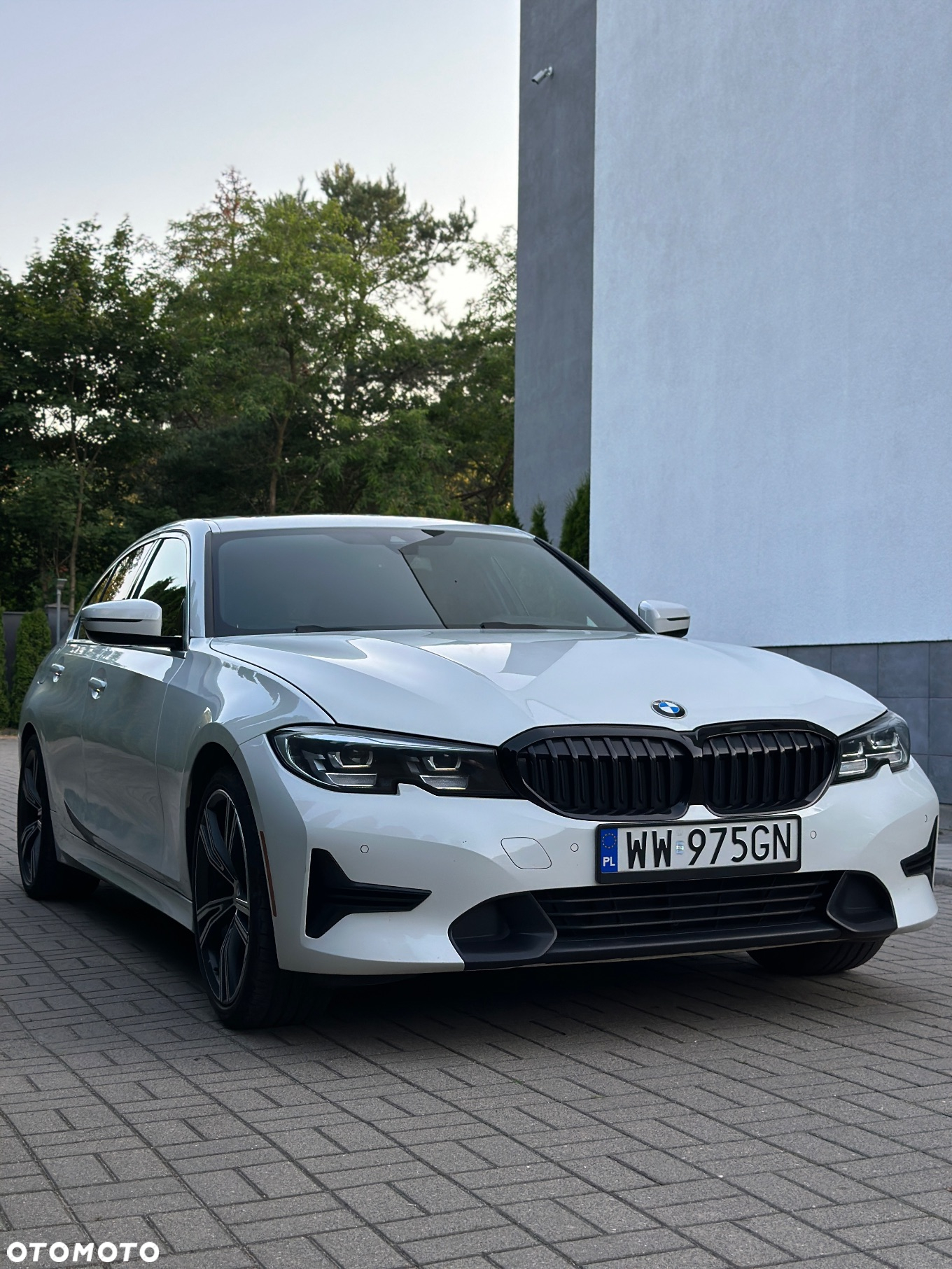 BMW Seria 3 330i Sport Line - 2