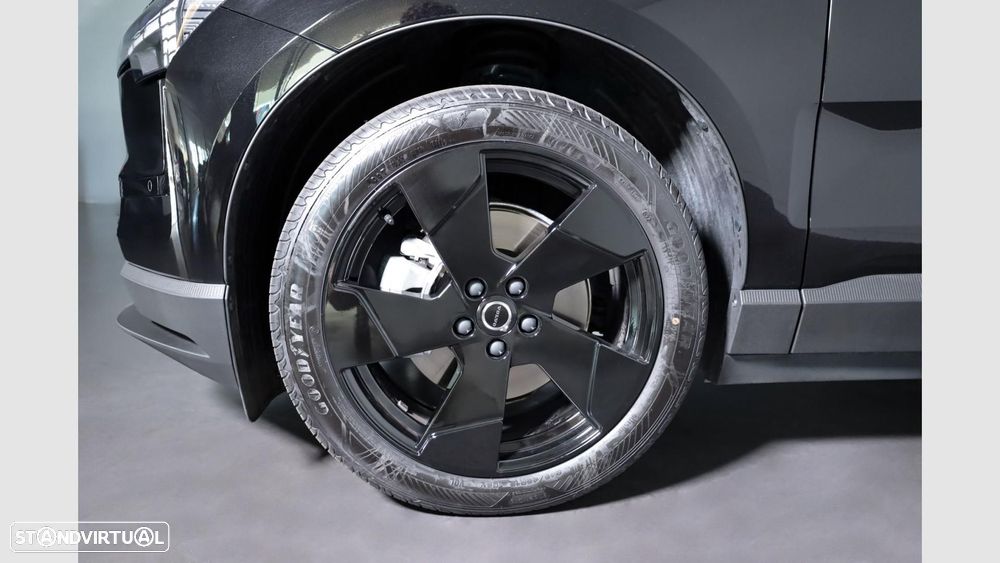 Volvo EX 30 69 kWh Single Motor Extended Range Black Edition — fotografia 9